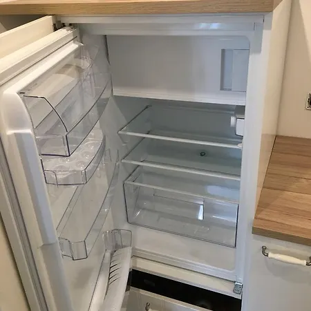 Holger Plescher דירה *